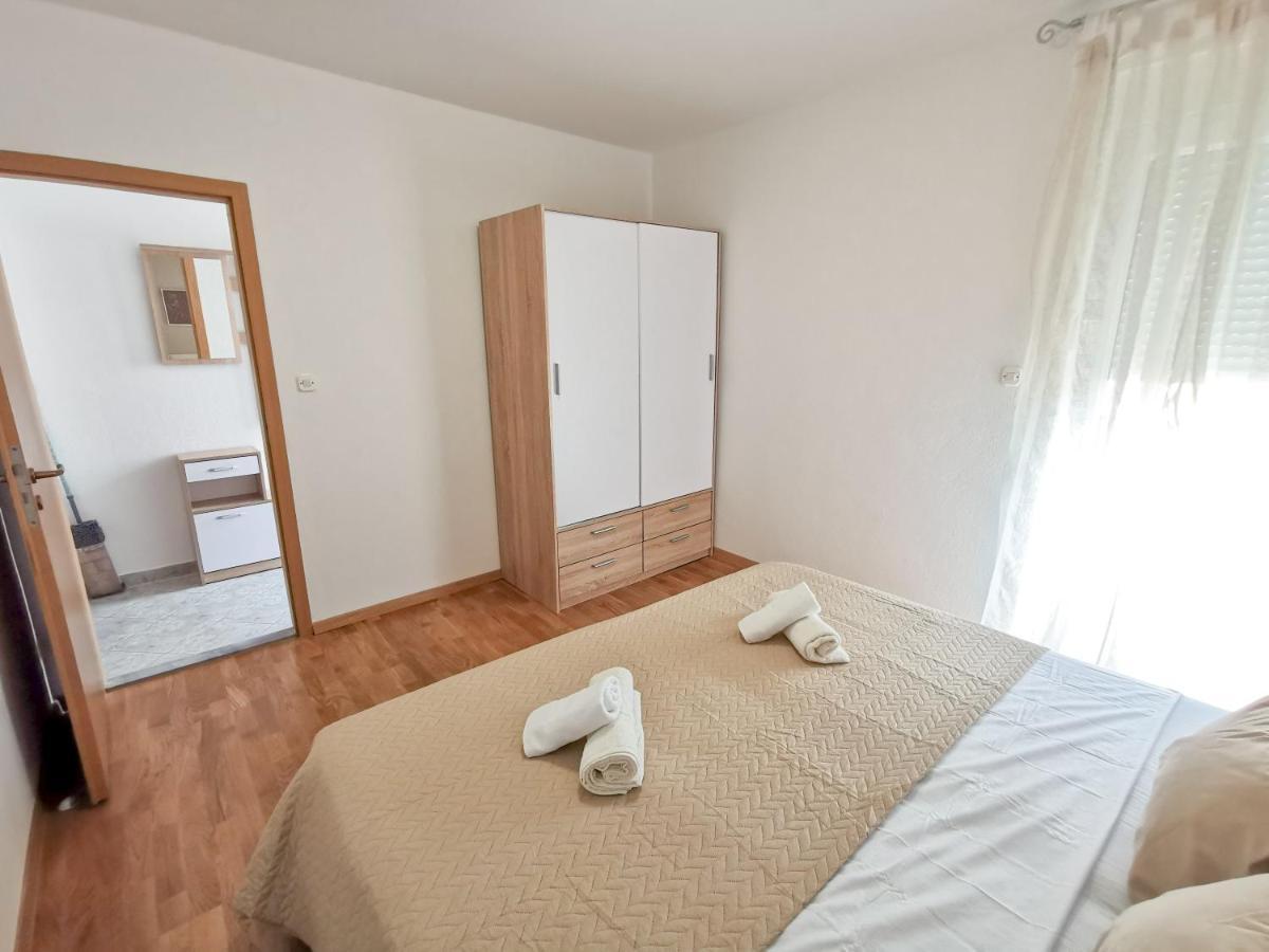 A4 Apartmani Kevic Kastela Luaran gambar