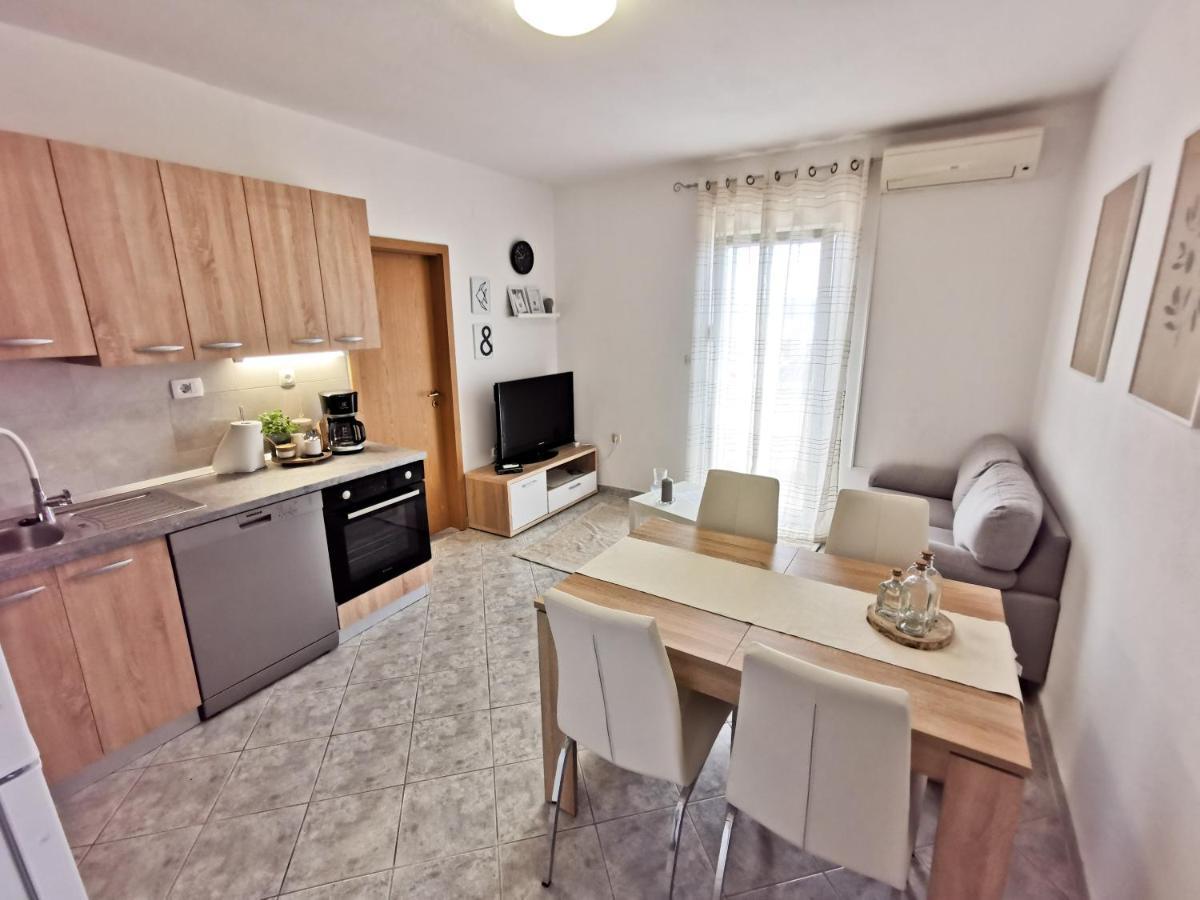 A4 Apartmani Kevic Kastela Luaran gambar